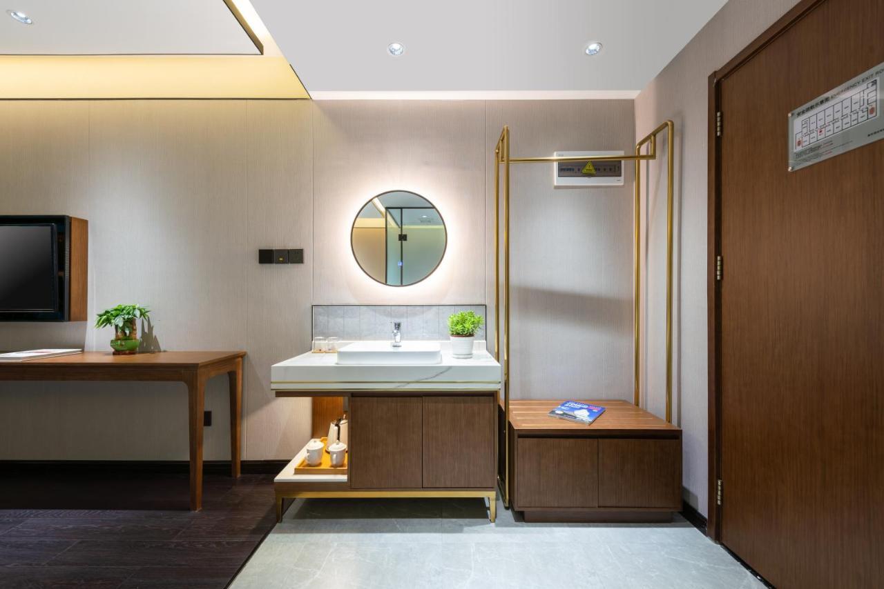 Beijing Tangfu Hotel - Located In The City Center Adjacent To The Subway Station Close To Nanluoguxiang Gulou Lama Temple Tiananmen Square Forbidden City Temple Of Heaven Providing Laundry Car Rental And Ticketing Services Kültér fotó